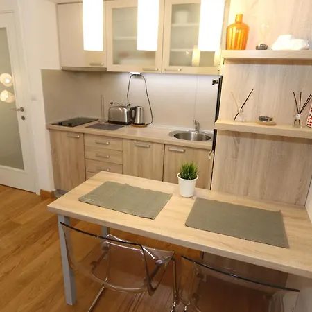 Savada Delta - Stan Na Dan Novi בלגרד