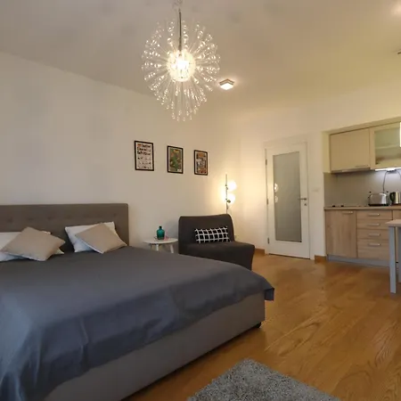 Savada Delta - Stan Na Dan Novi Beograd